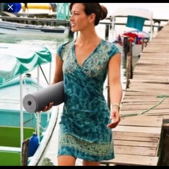 Athleta Dresses & Skirts - Athleta Nectar Faux wrap dress medium tall